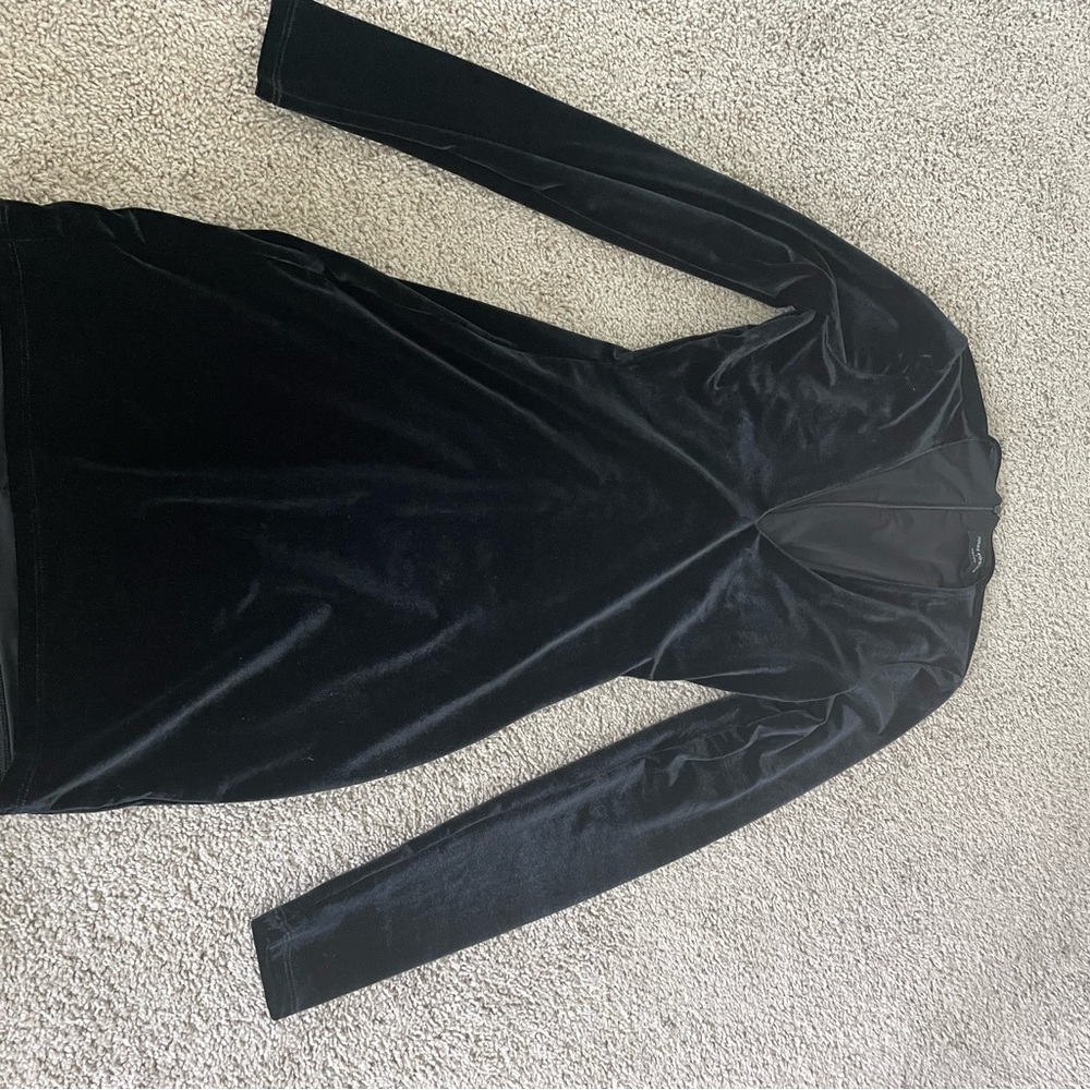 Short velvet body cone dress